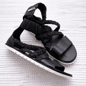 Sorel Kinetic Sandals Black Elastic Strap Comfort Sport Sandal Size 7
